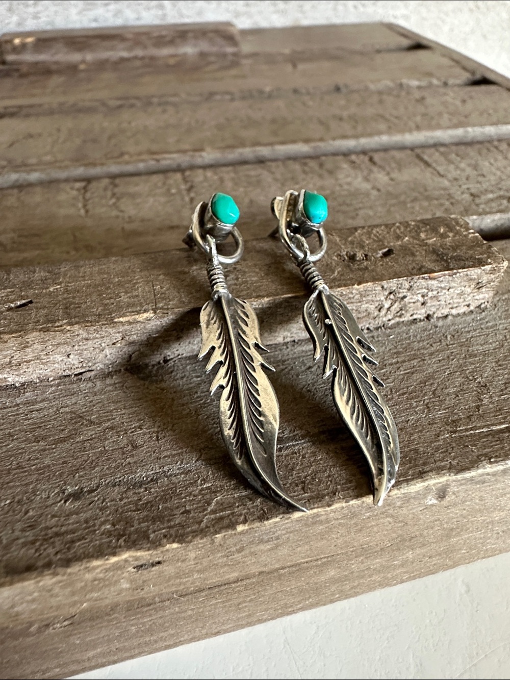 Native American Navajo great shape turquoise sterling silver 925 dangle earrings